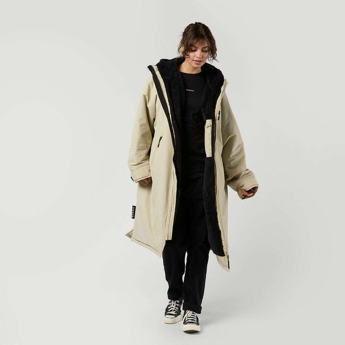 Waterdichte poncho met teddyvoering, Explore Sand, maat L-XL, Mystic 35018_240400_705_LXL